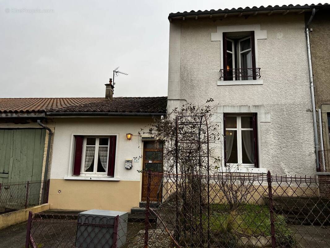Maison à BELLAC