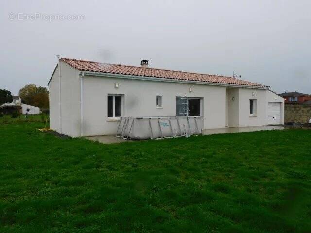 Maison à MONTPELLIER-DE-MEDILLAN