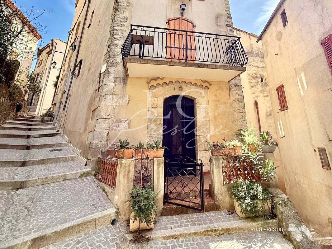 Appartement à FAYENCE