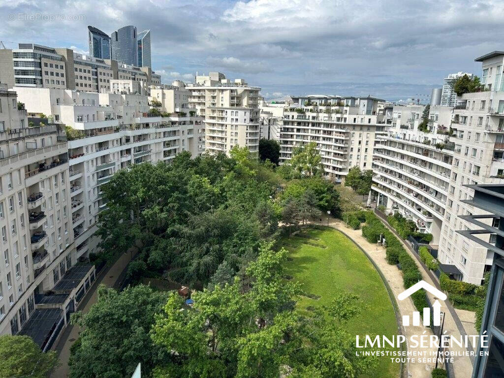 Appartement à COURBEVOIE