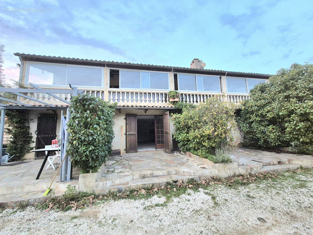 Maison à BORMES-LES-MIMOSAS
