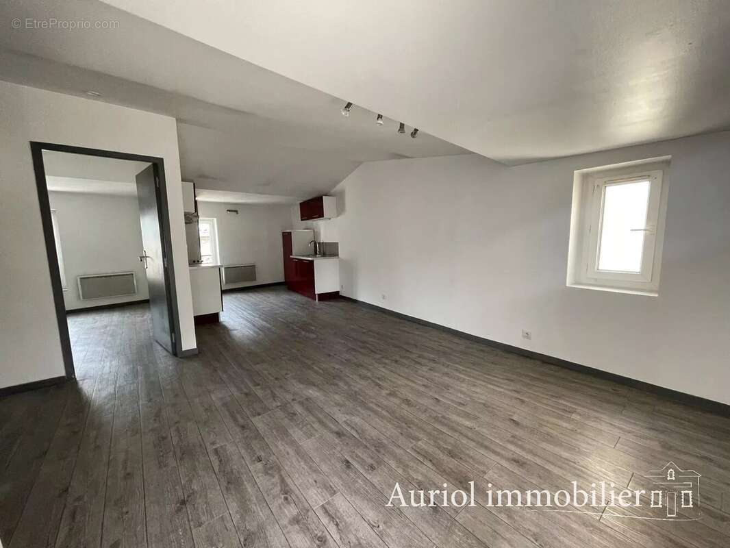 Appartement à AURIOL