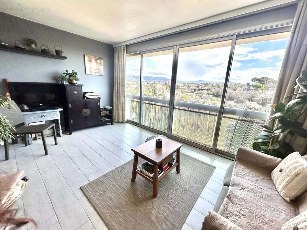 Appartement à VILLENEUVE-LOUBET