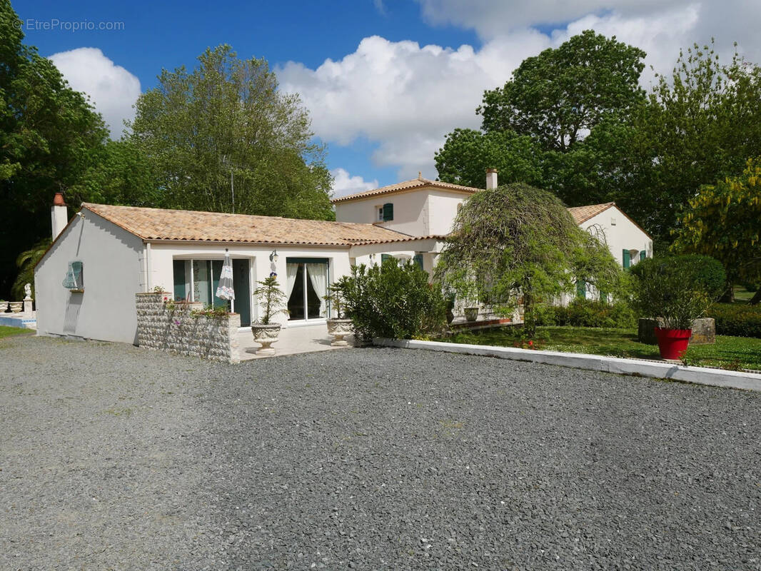 Maison à AIGREFEUILLE-D&#039;AUNIS
