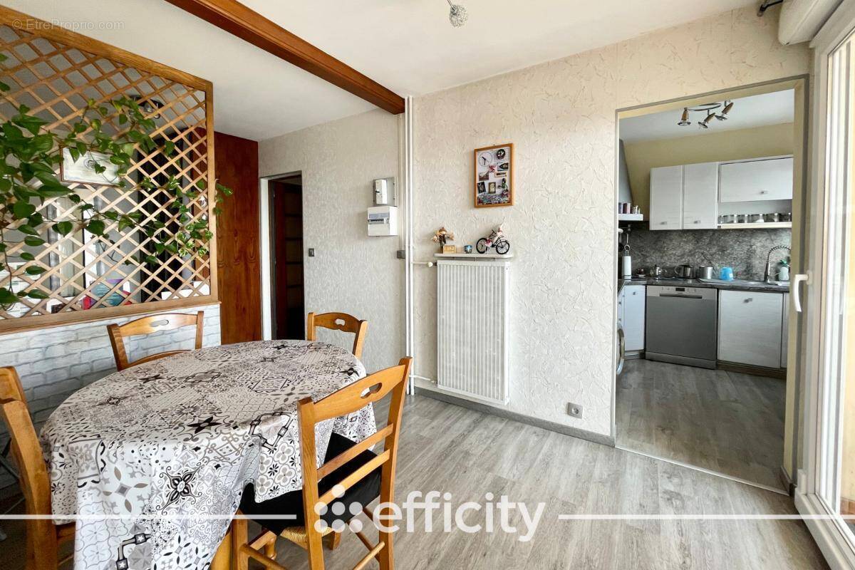 Appartement à VAULX-EN-VELIN