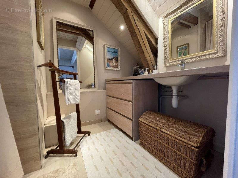 Maison à LA BAZOCHE-GOUET