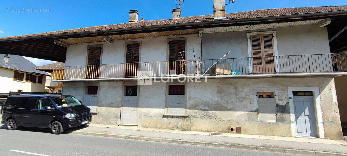 Maison à GILLY-SUR-ISERE