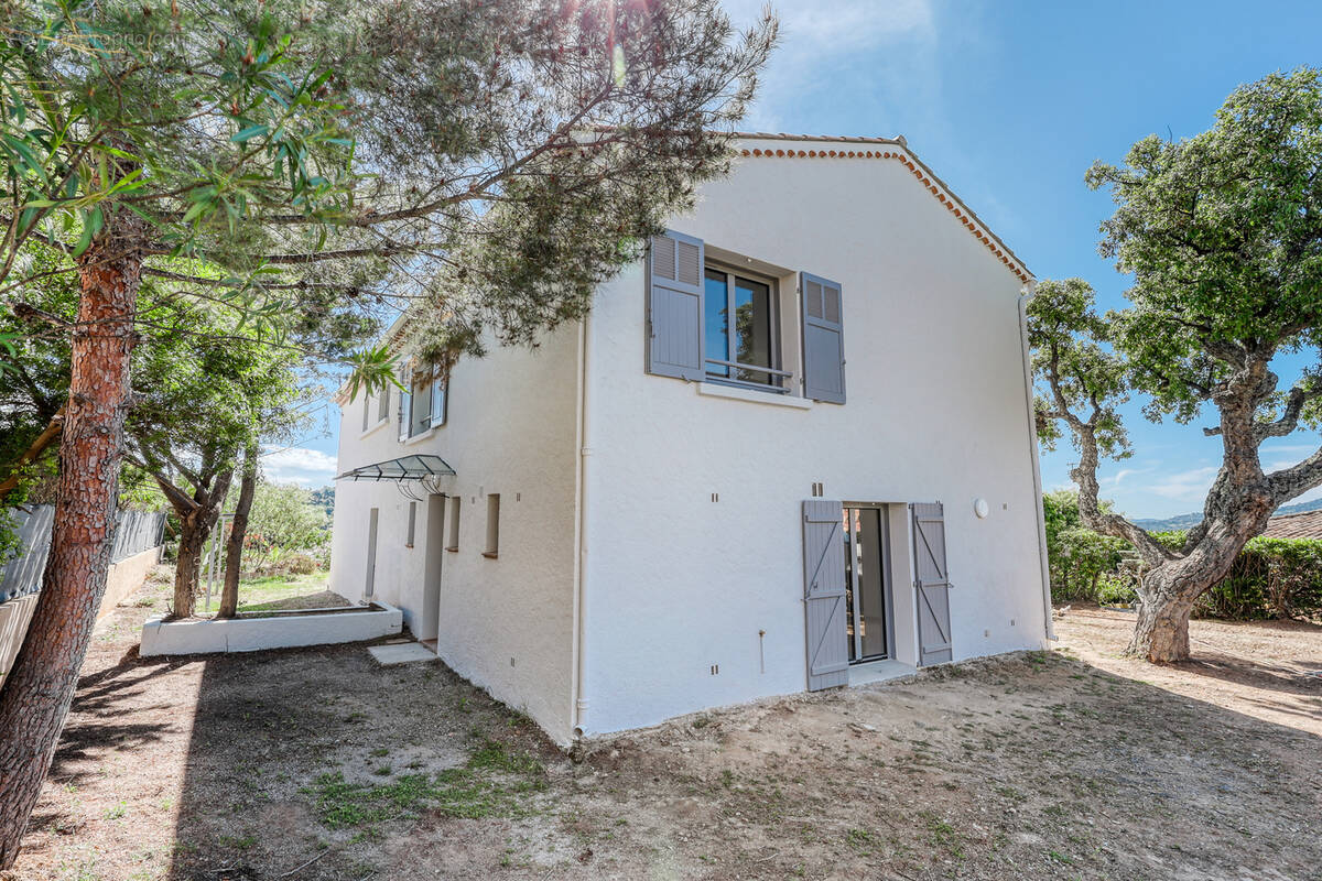 Maison à BORMES-LES-MIMOSAS