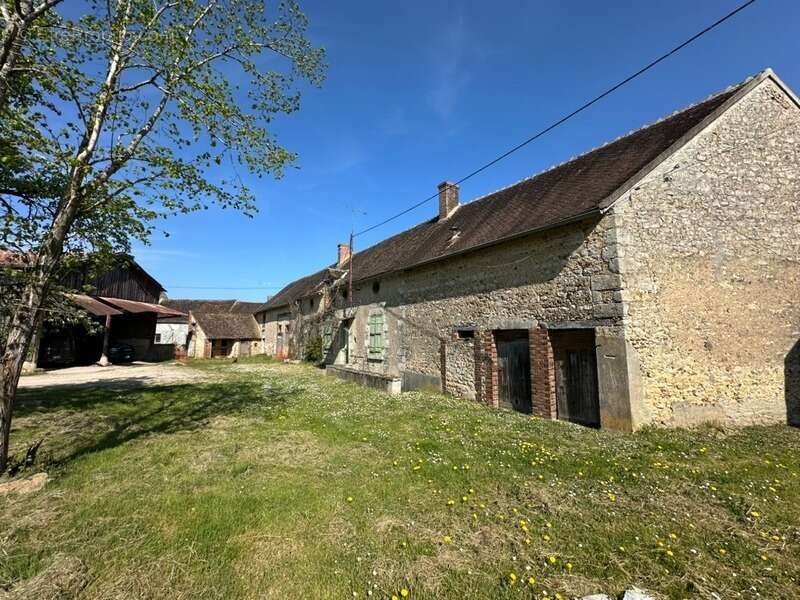 Maison à FERRIERES-EN-GATINAIS