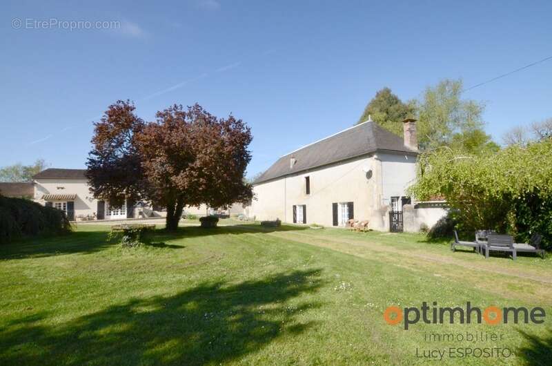 Maison à CHARROUX