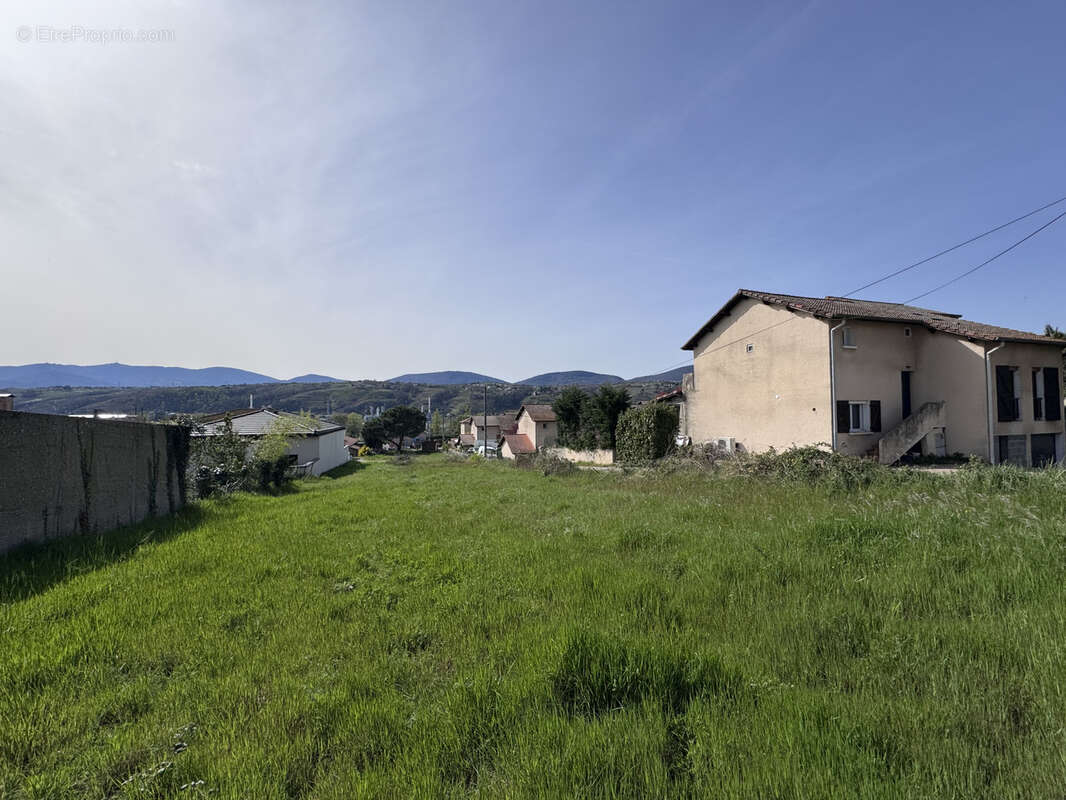 Terrain à SAINT-CLAIR-DU-RHONE