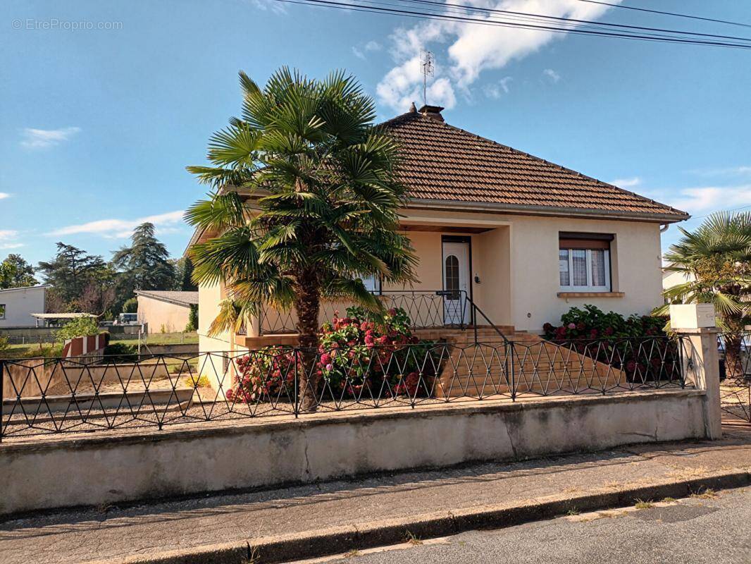 Maison à GUEUGNON