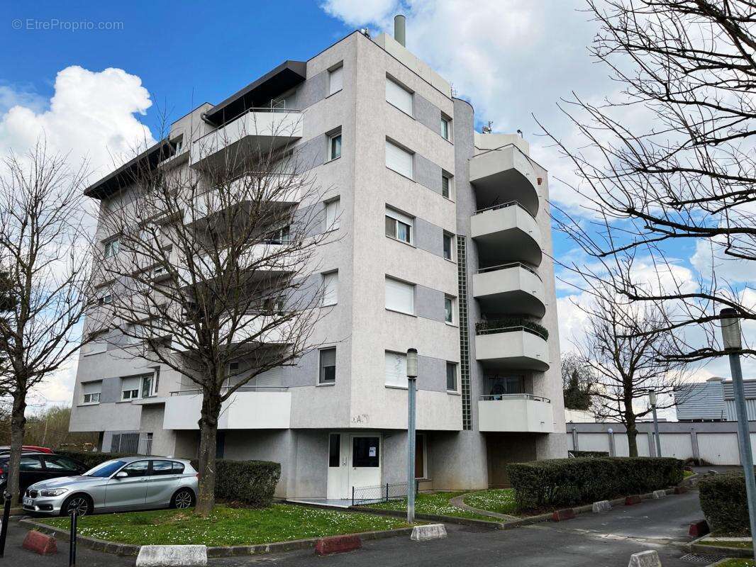 Appartement à DUGNY