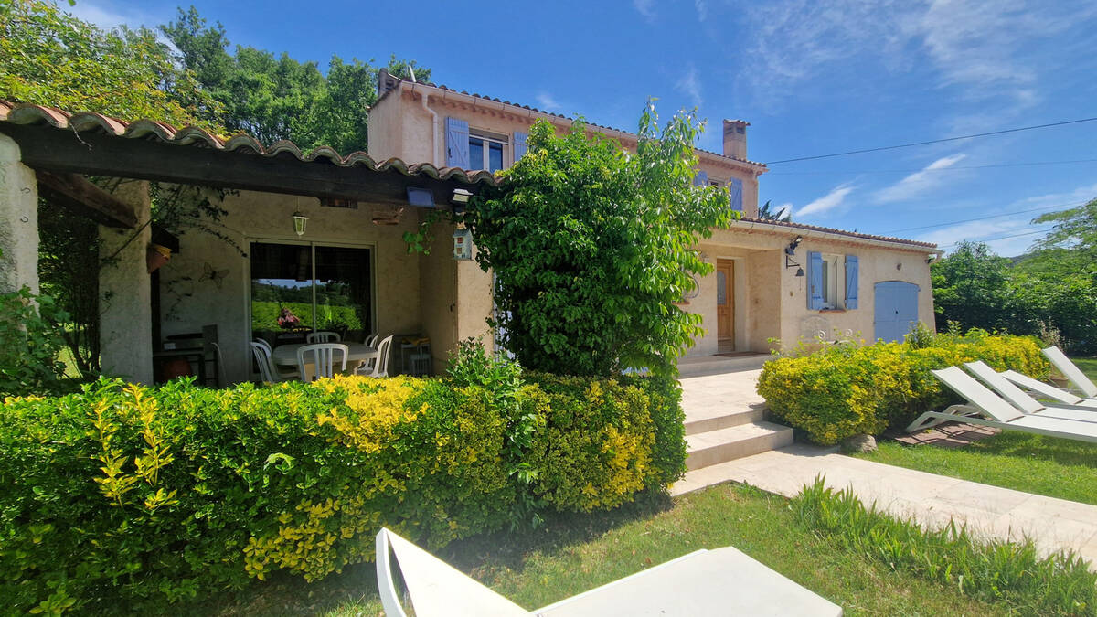 Maison à ENTRECASTEAUX