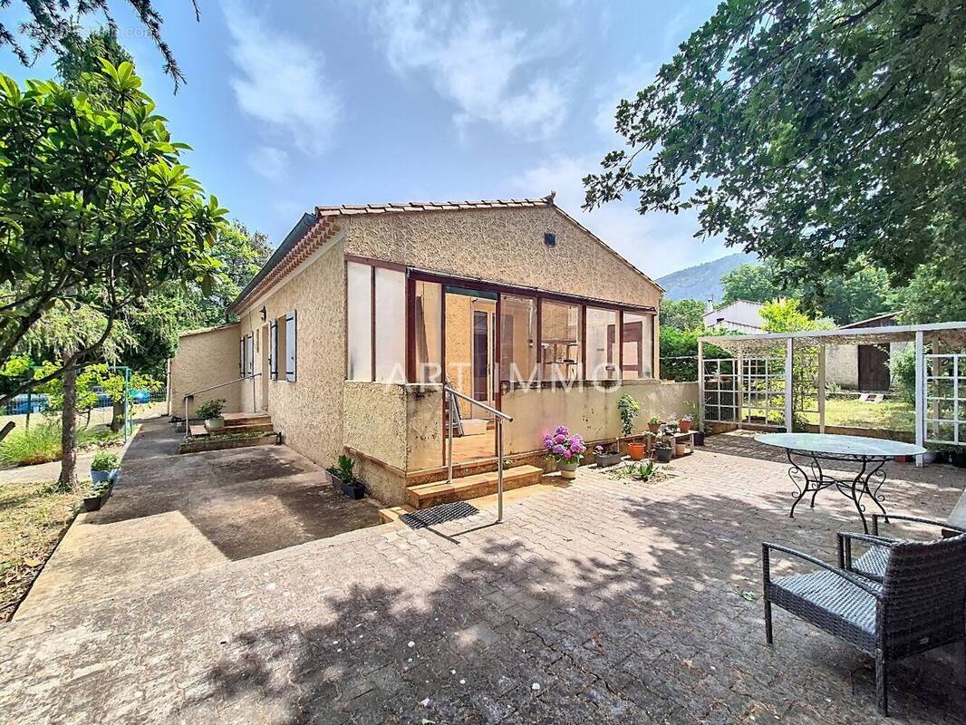 Maison à ROBION