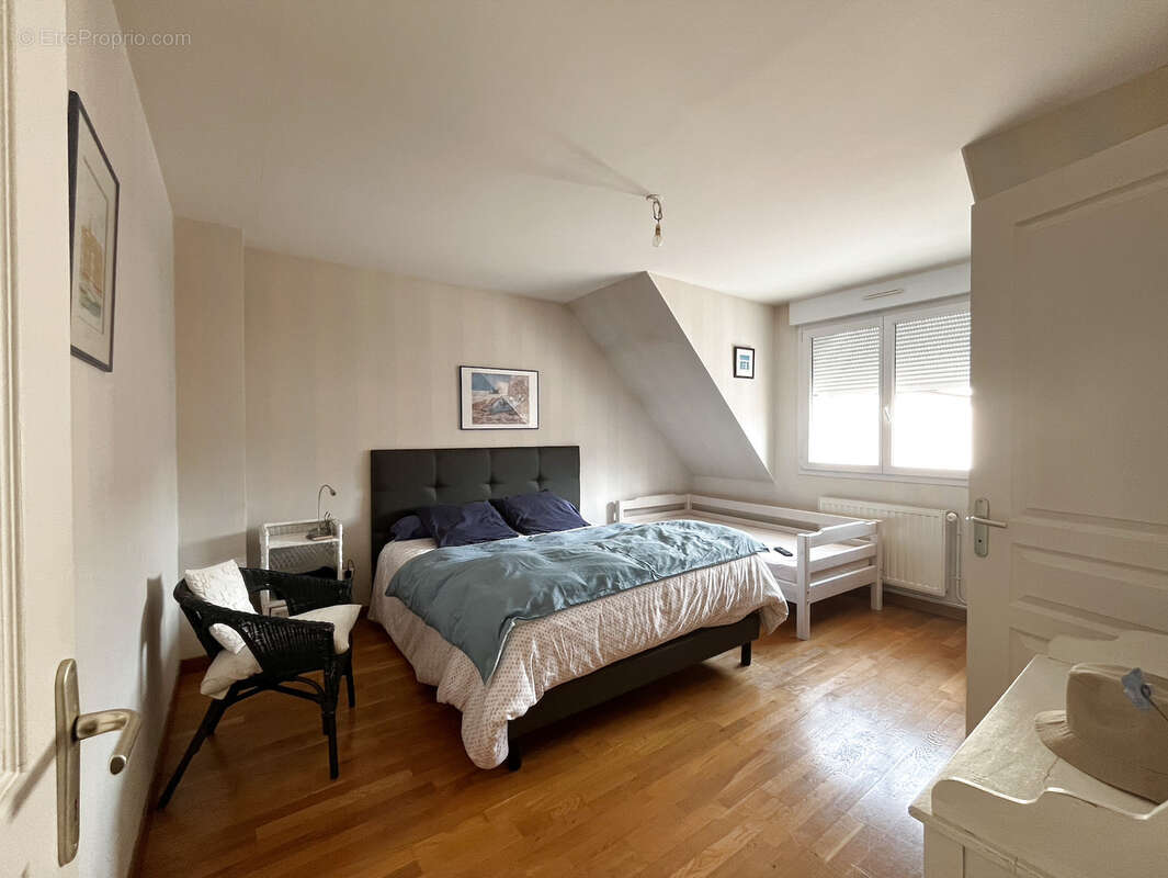 Maison à BEZANNES