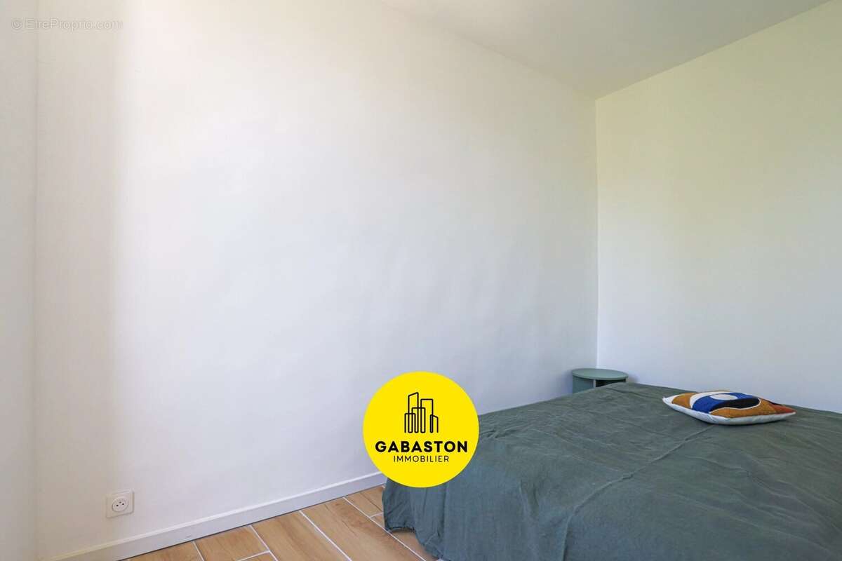Appartement à MARSEILLE-5E