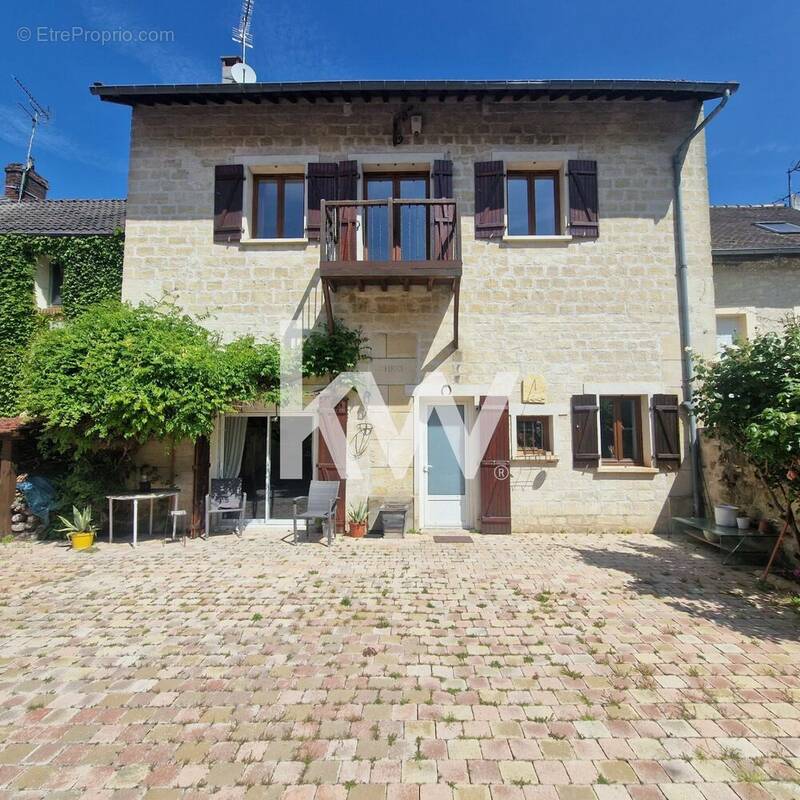 Maison à AUVERS-SUR-OISE