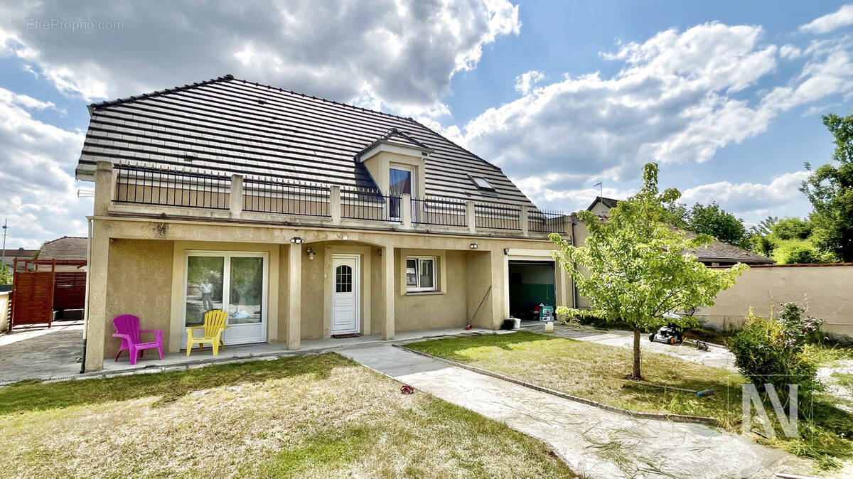 Maison à ROMILLY-SUR-SEINE
