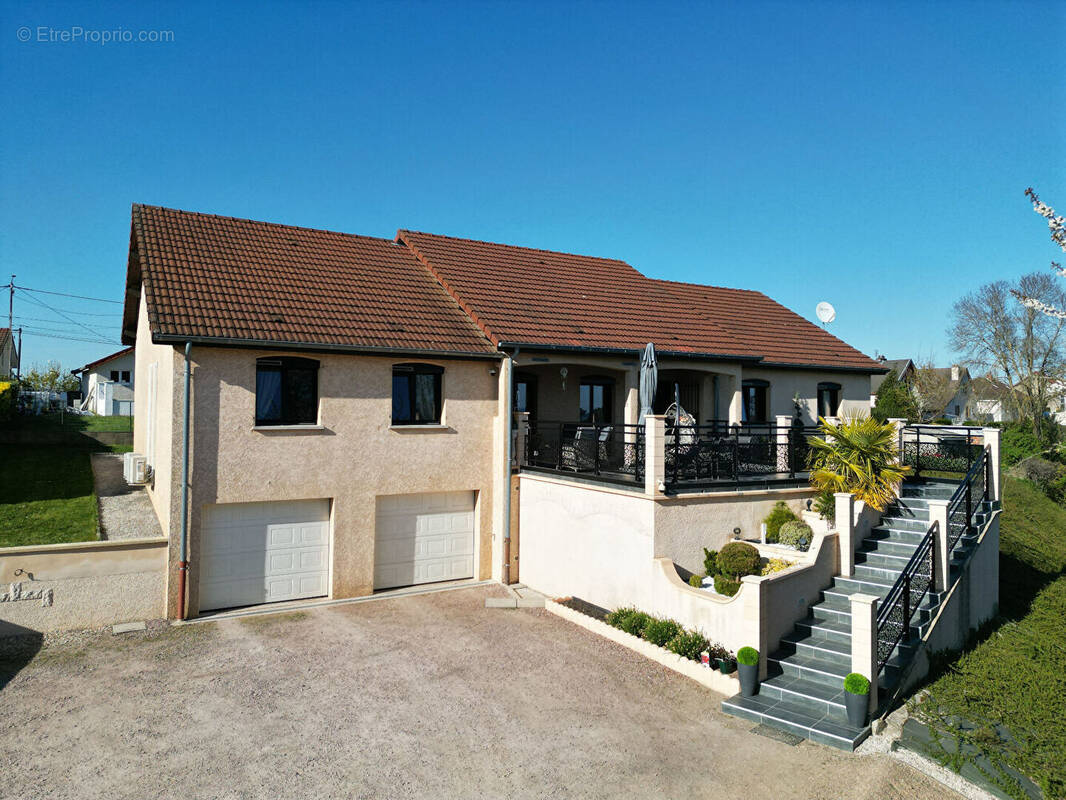 Maison à LE CREUSOT