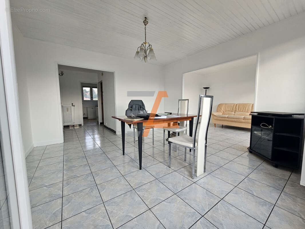 Appartement à SAINT-ETIENNE