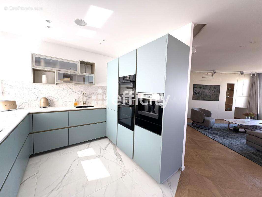 Appartement à PARIS-7E