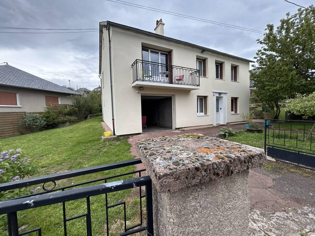 Maison à SAINT-FLOUR