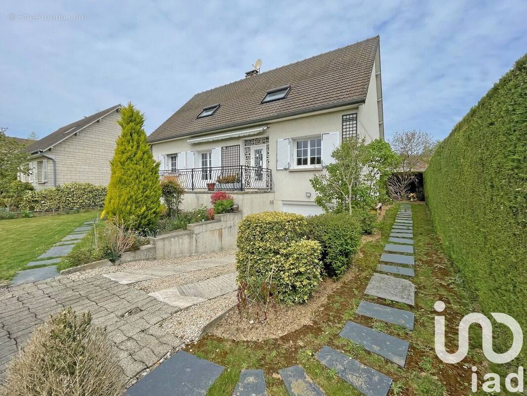 Photo 1 - Maison à CRECY-LA-CHAPELLE