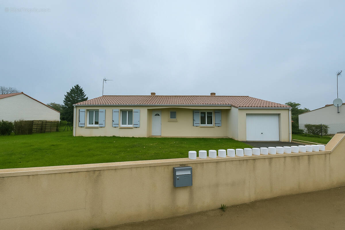 Maison à SAINT-GEORGES-DE-POINTINDOUX