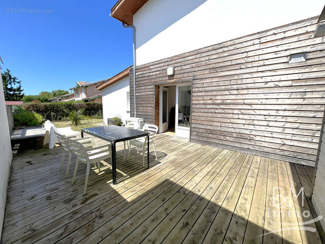 Appartement à TOSSE
