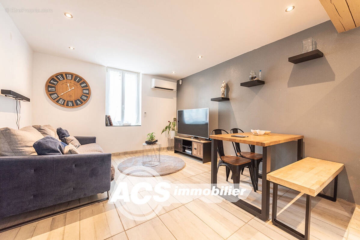 Appartement à CHATEAUNEUF-LES-MARTIGUES