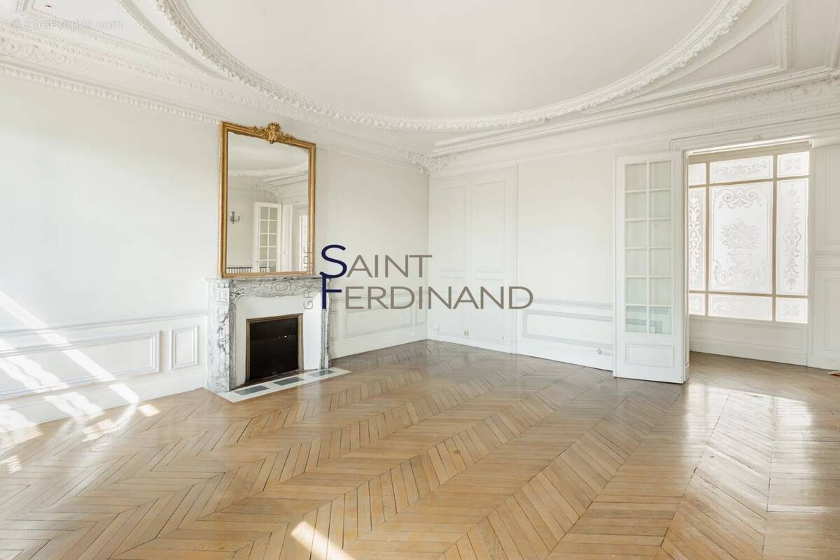 Appartement à NEUILLY-SUR-SEINE