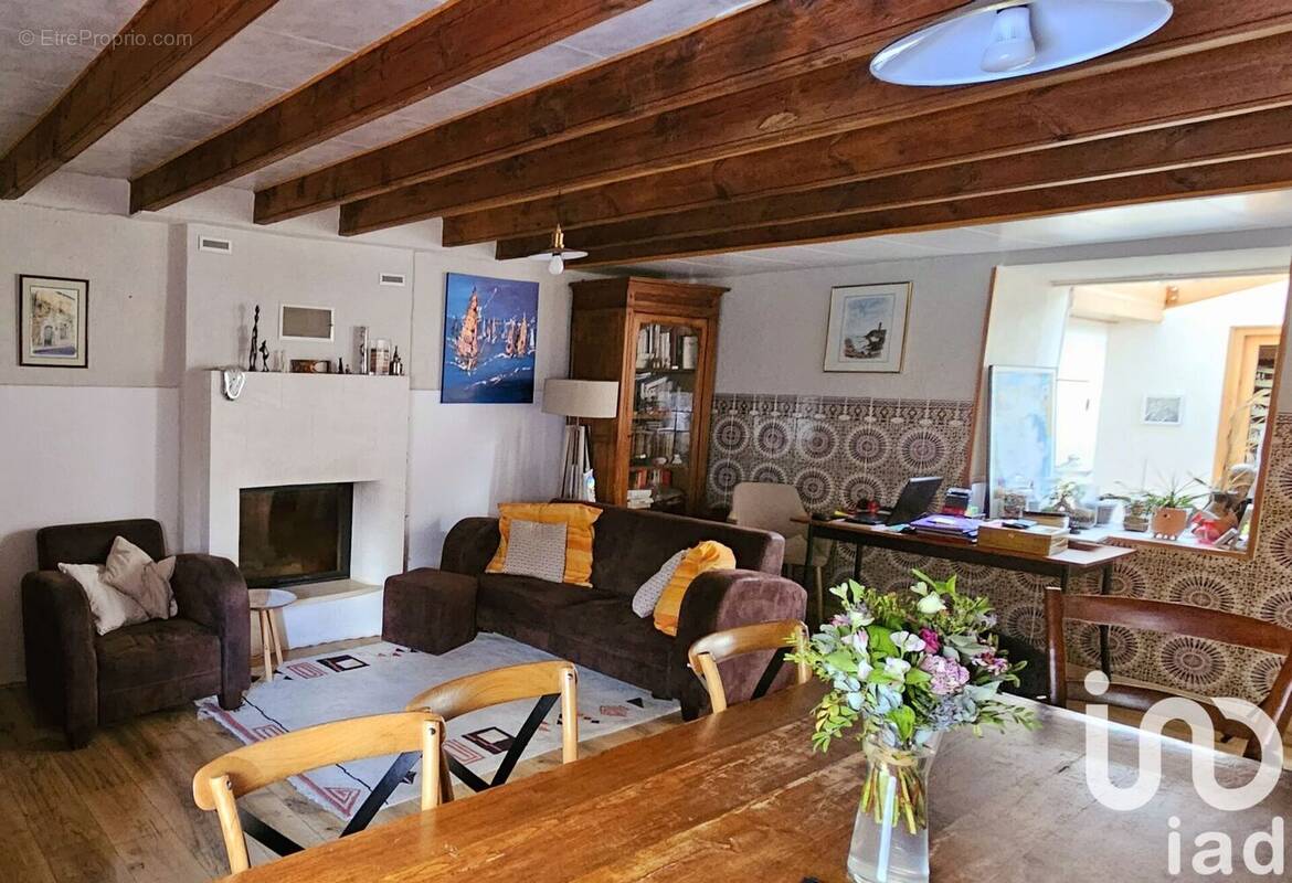 Photo 1 - Maison à LA CHAIZE-LE-VICOMTE