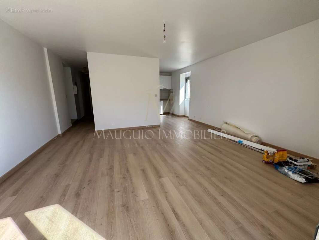 Appartement à MAUGUIO