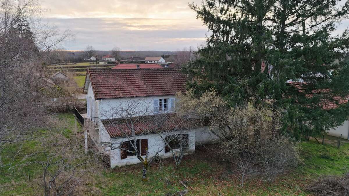 Maison à AUXY