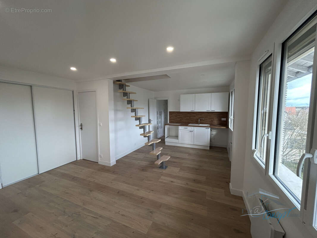 Appartement à LARDY