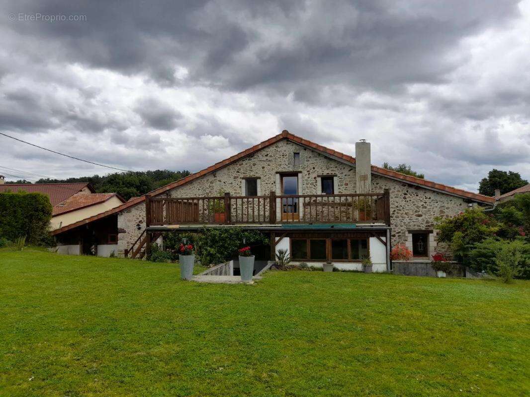 Maison à SAINT-PRIVAT-DES-PRES