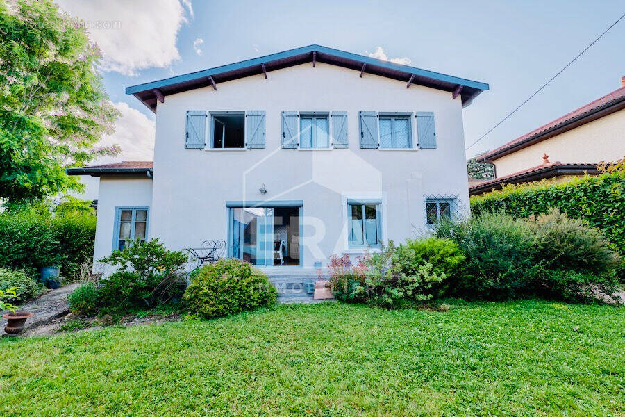 Maison à SAINT-GENIS-LAVAL