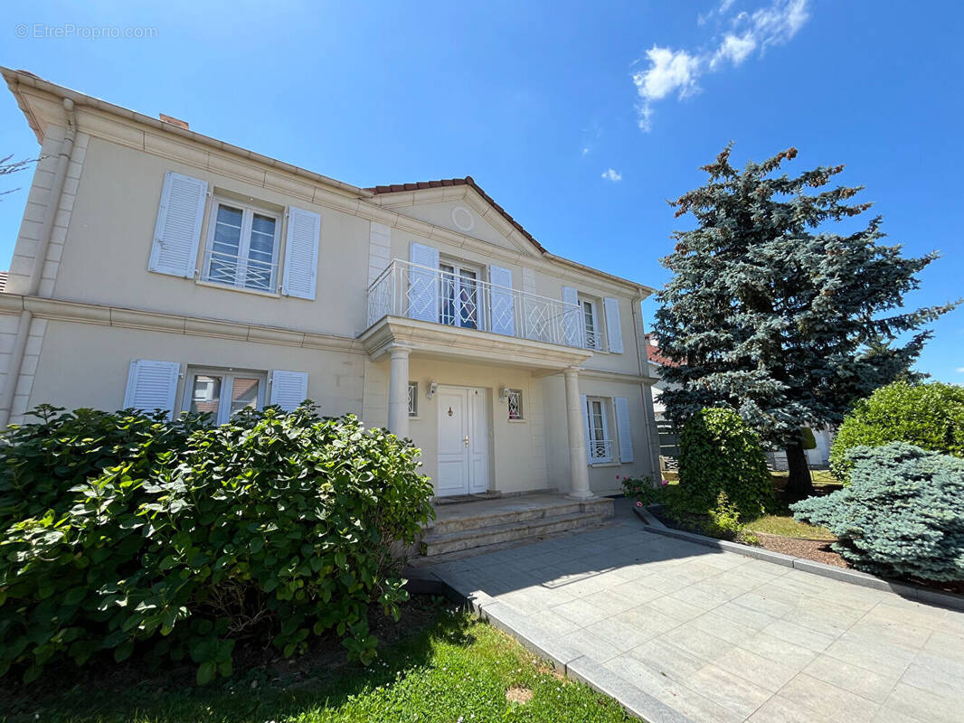 Maison à LONGEVILLE-LES-METZ