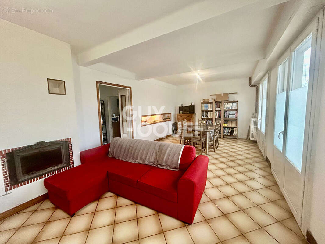 Maison à MONDEVILLE