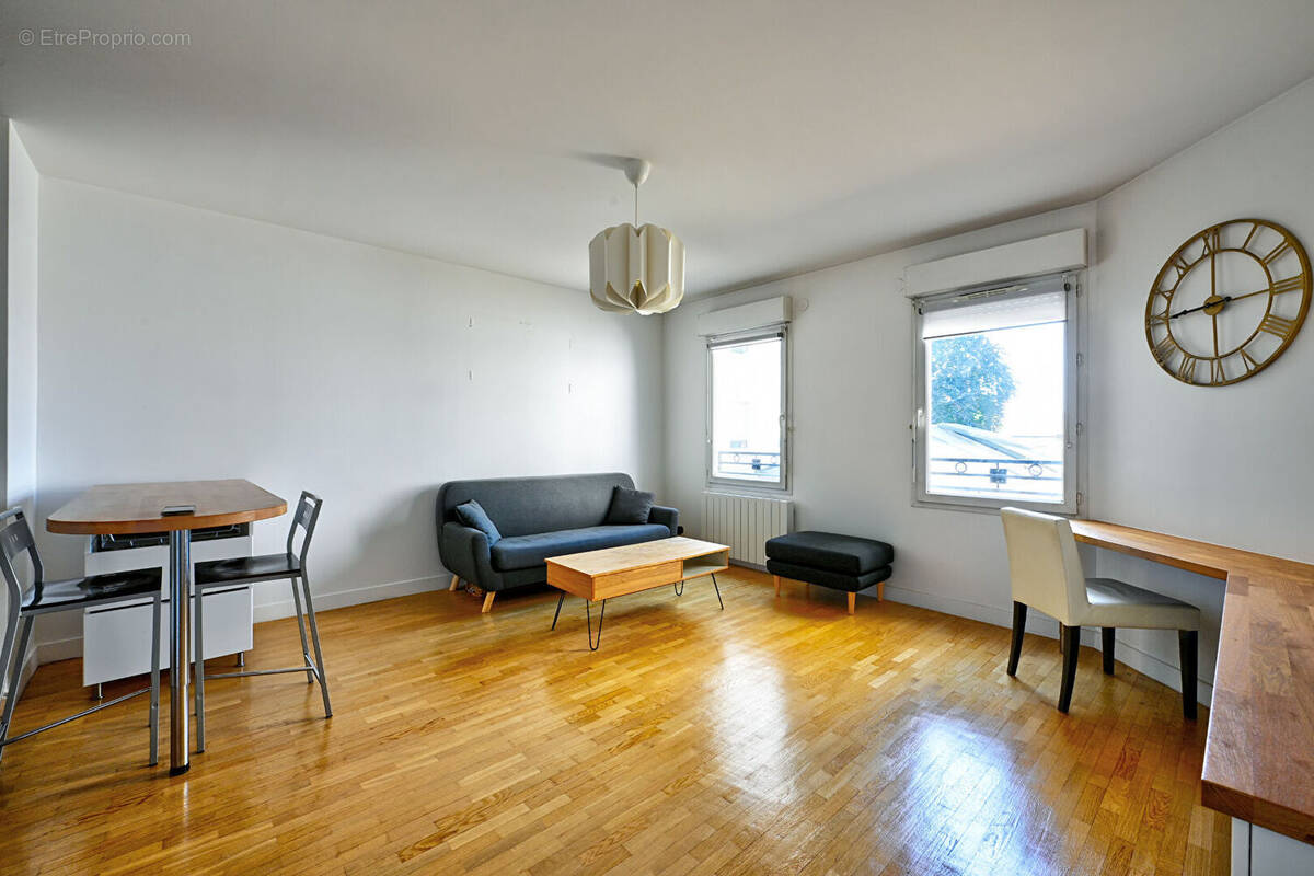 Appartement à LA GARENNE-COLOMBES