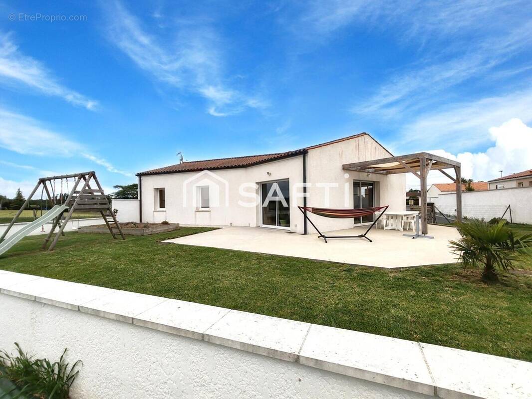 Photo 1 - Maison à TESSON