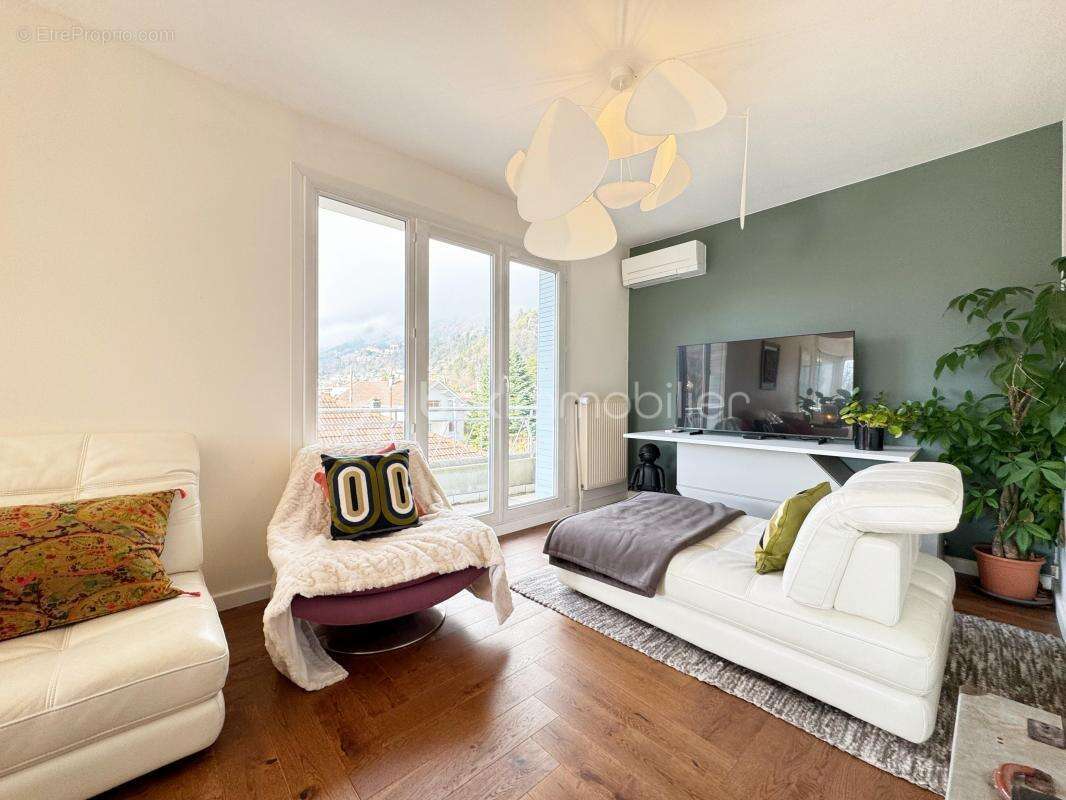 Appartement à CORENC