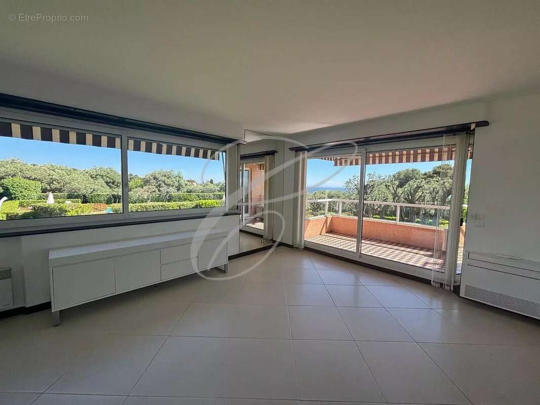Appartement à ROQUEBRUNE-CAP-MARTIN