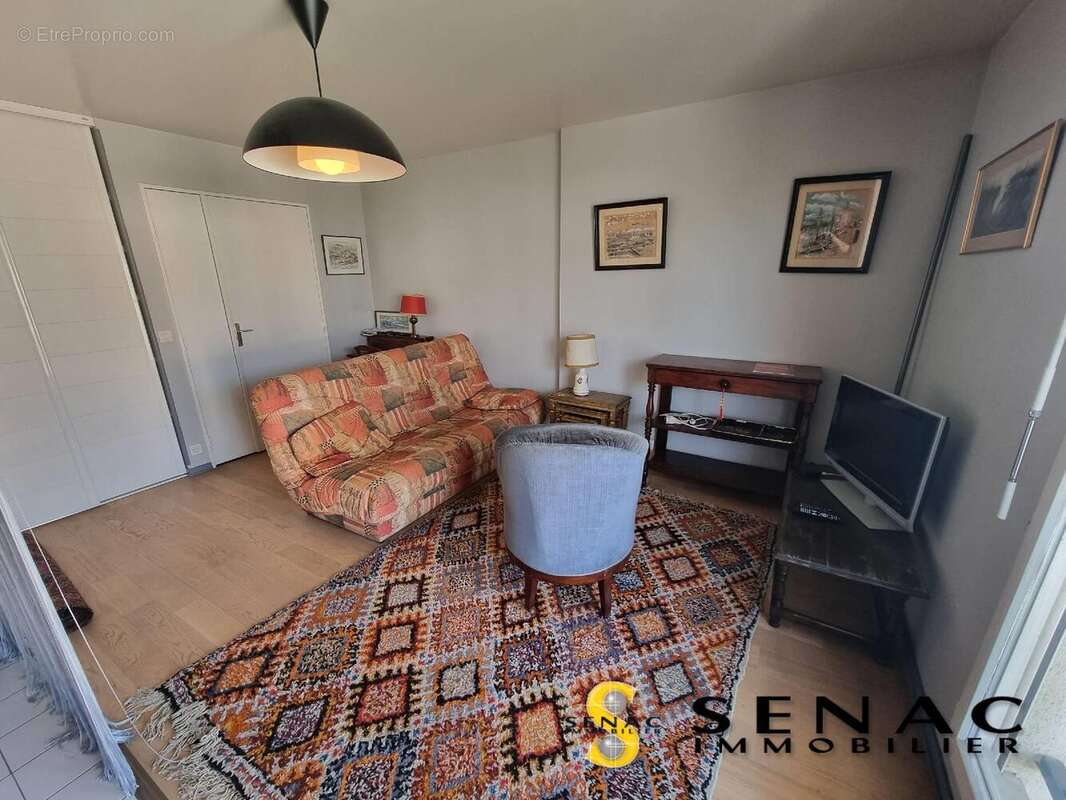 Appartement à BEAUCHAMP