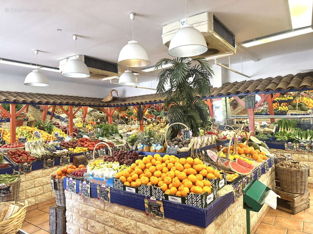 Commerce à MARSEILLE-8E