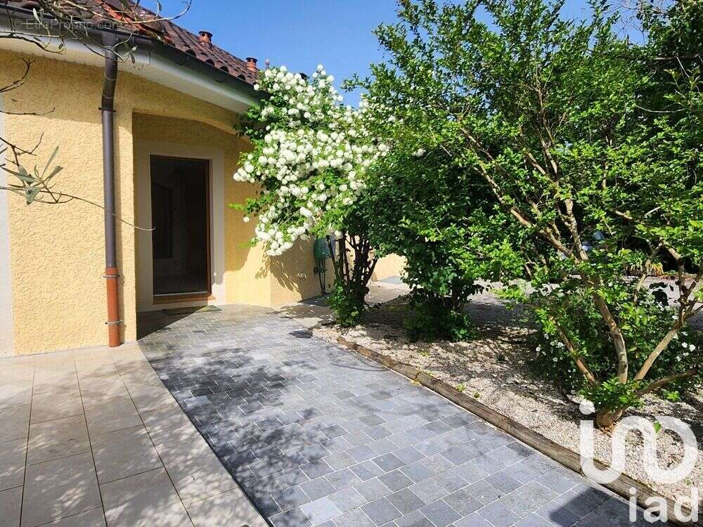 Photo 2 - Maison à CHAZEY-BONS