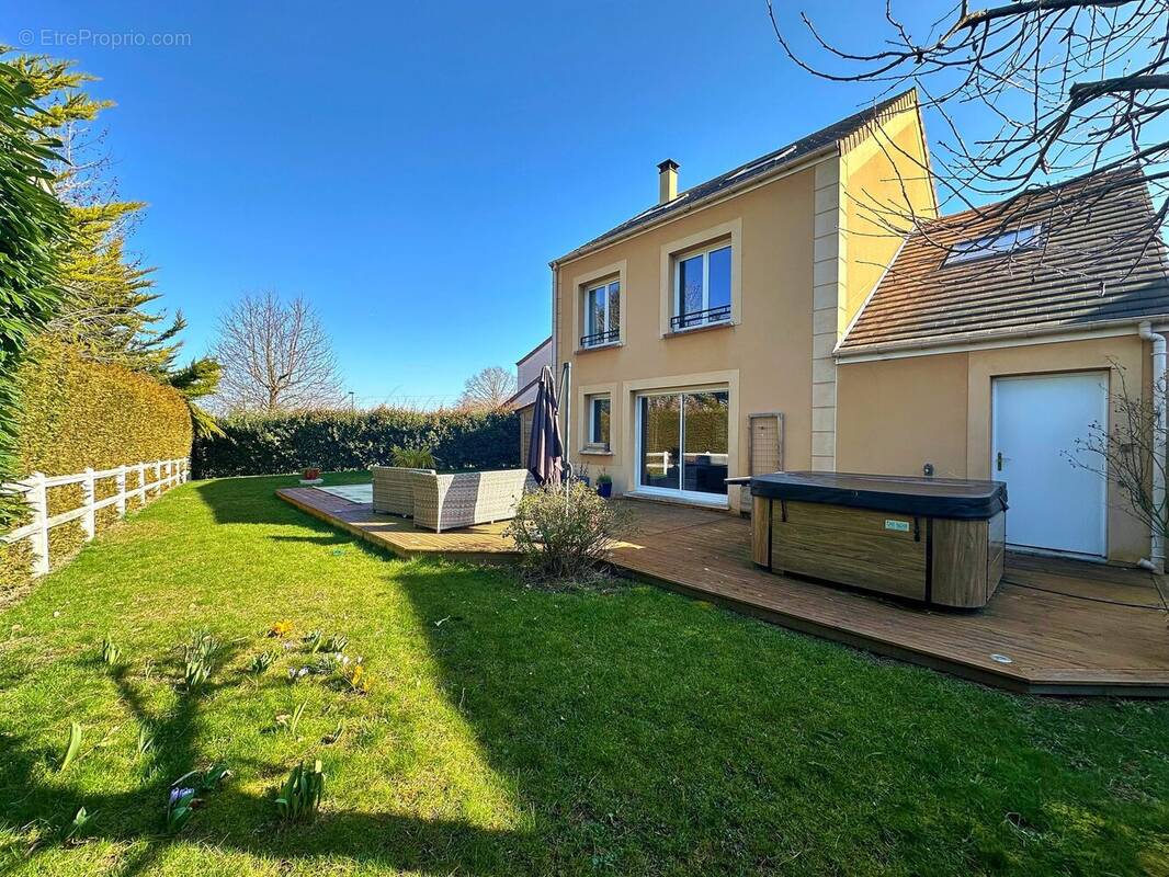 Maison à PLAISIR