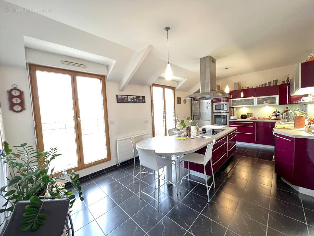 Appartement à SAINT-CYR-SUR-LOIRE