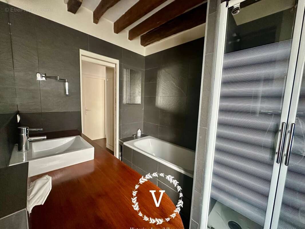 Appartement à PARIS-7E